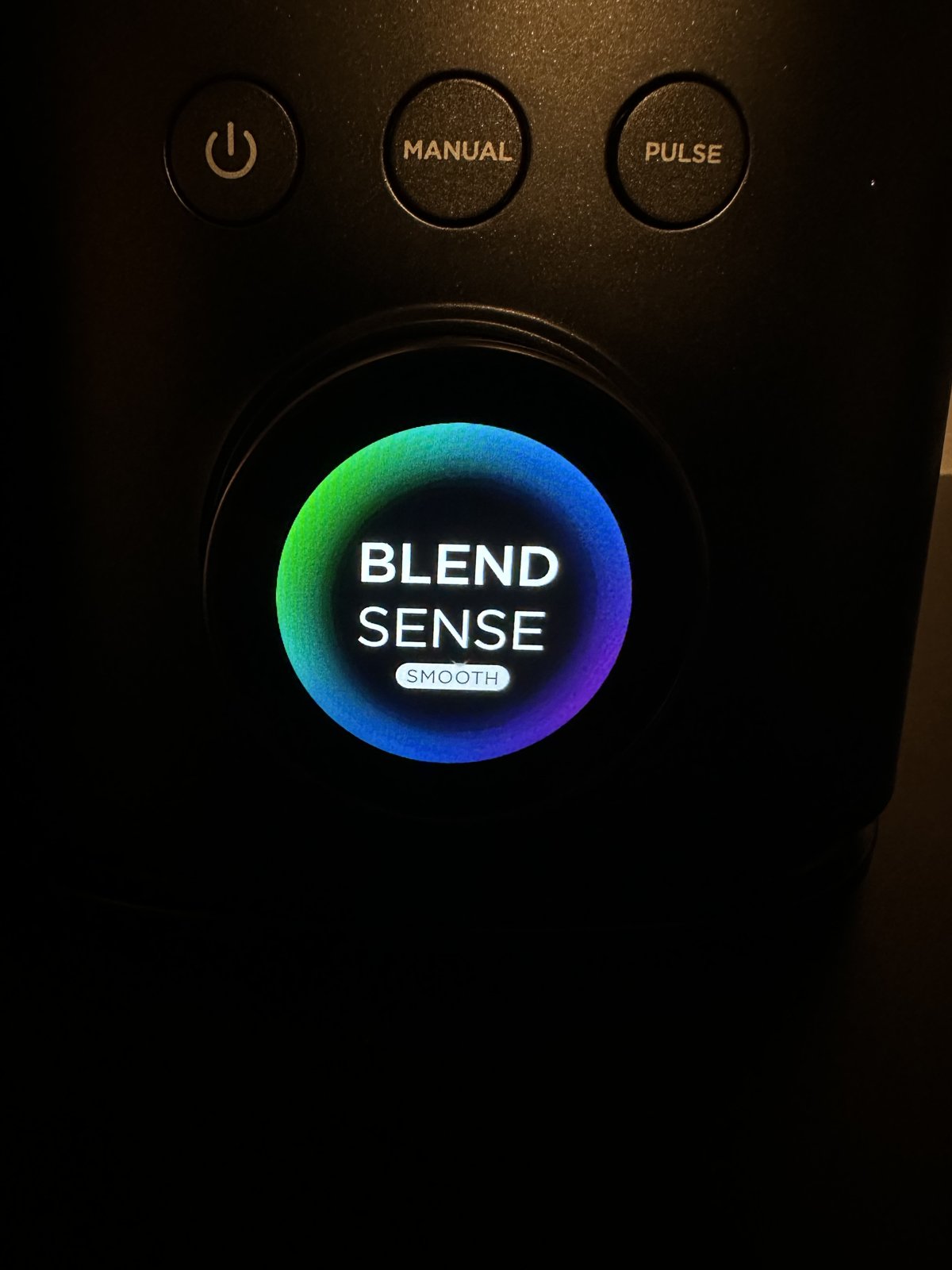 QX201Jの操作画面にBLEND SENSE SMOOTHと表示されている様子